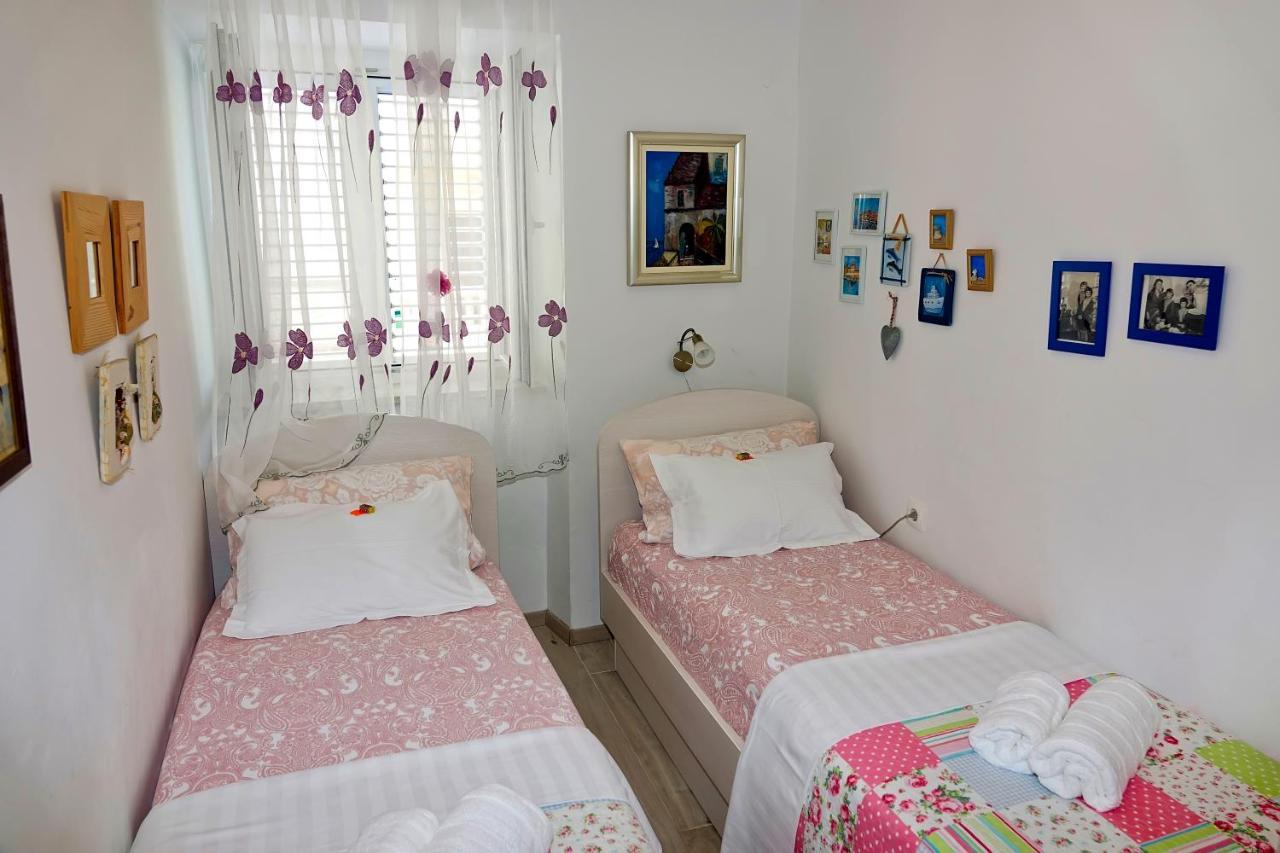 Two-Bedroom Apartment In The Centre Makarská Exteriér fotografie